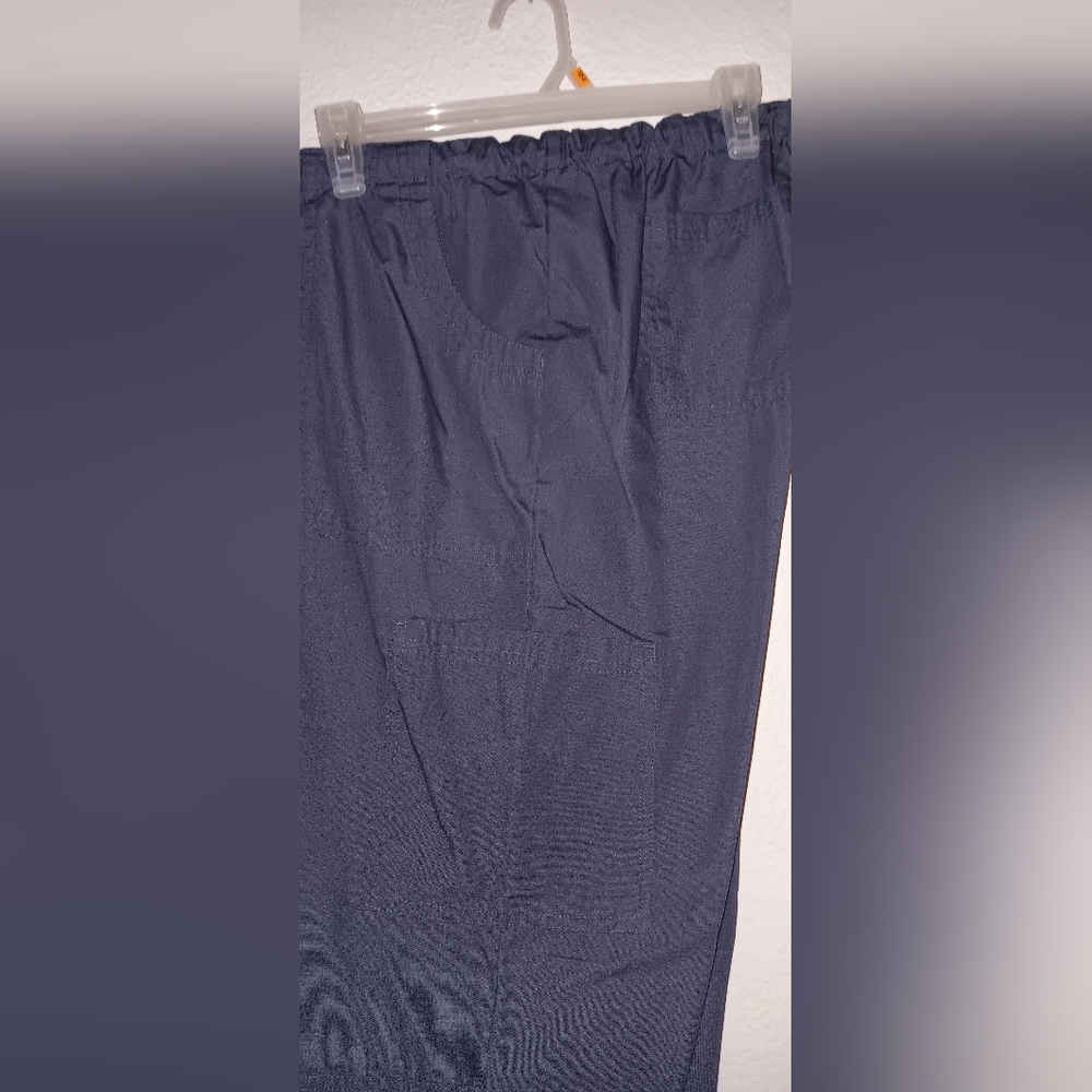UA scrubs pants 👖, women's sz Medium/Large. 2 for $20 - Picture 3 of 8
